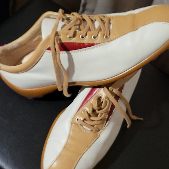 Shoes - Picture 4 of 6